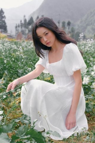 Váy maxi tay bồng Dami Dress in White