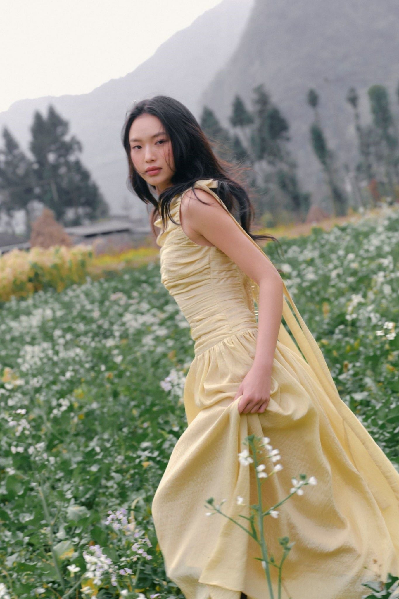 Váy maxi Butter Ruched Tie Maxi Dress