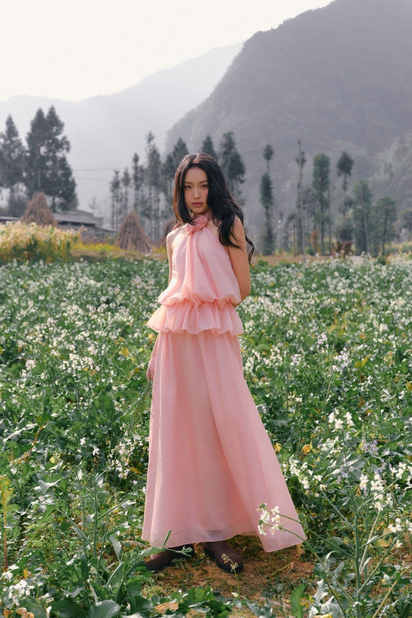 Set áo và chân váy Pink Halter Ruffled Maxi Set