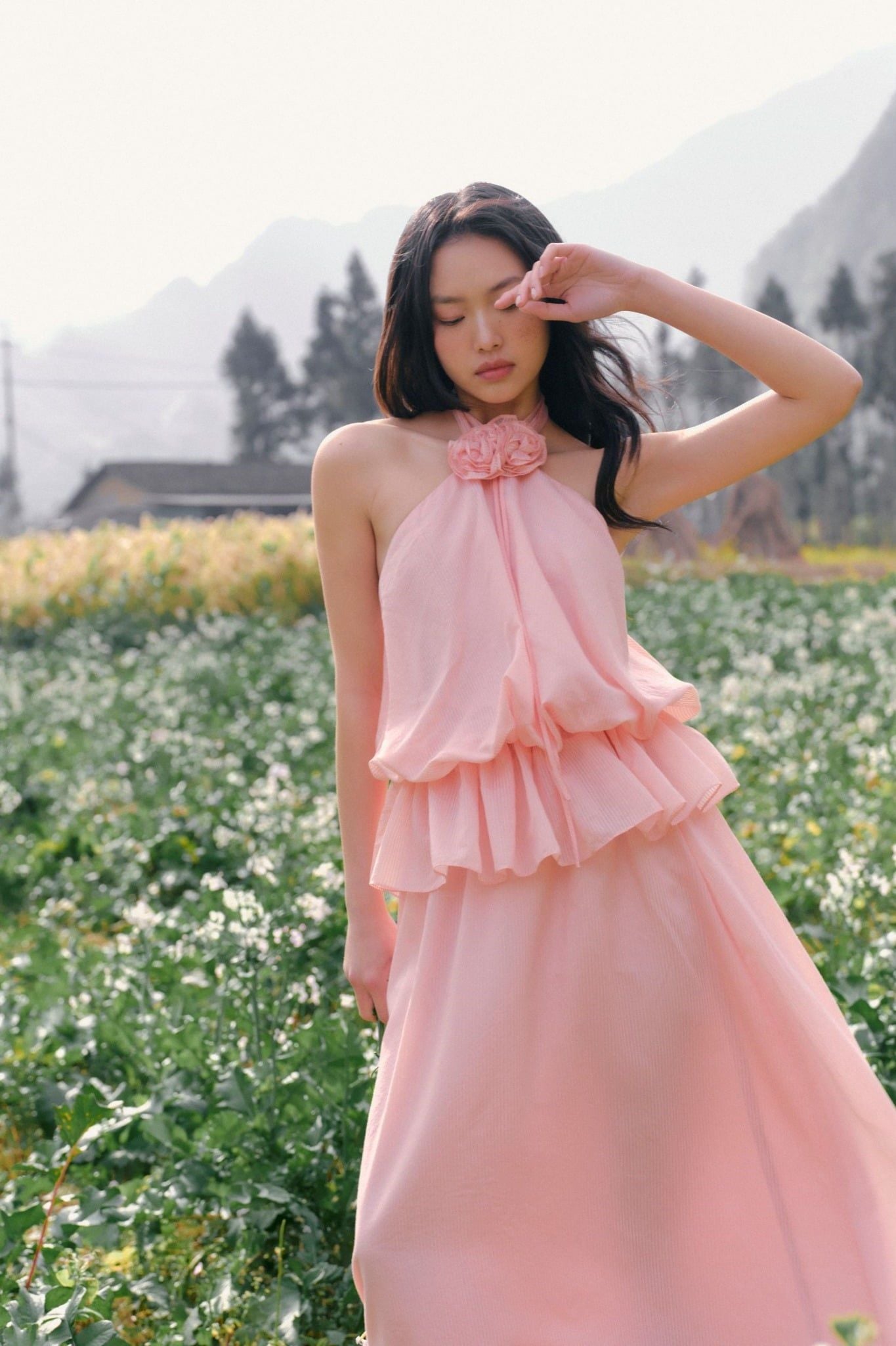 Set áo và chân váy Pink Halter Ruffled Maxi Set