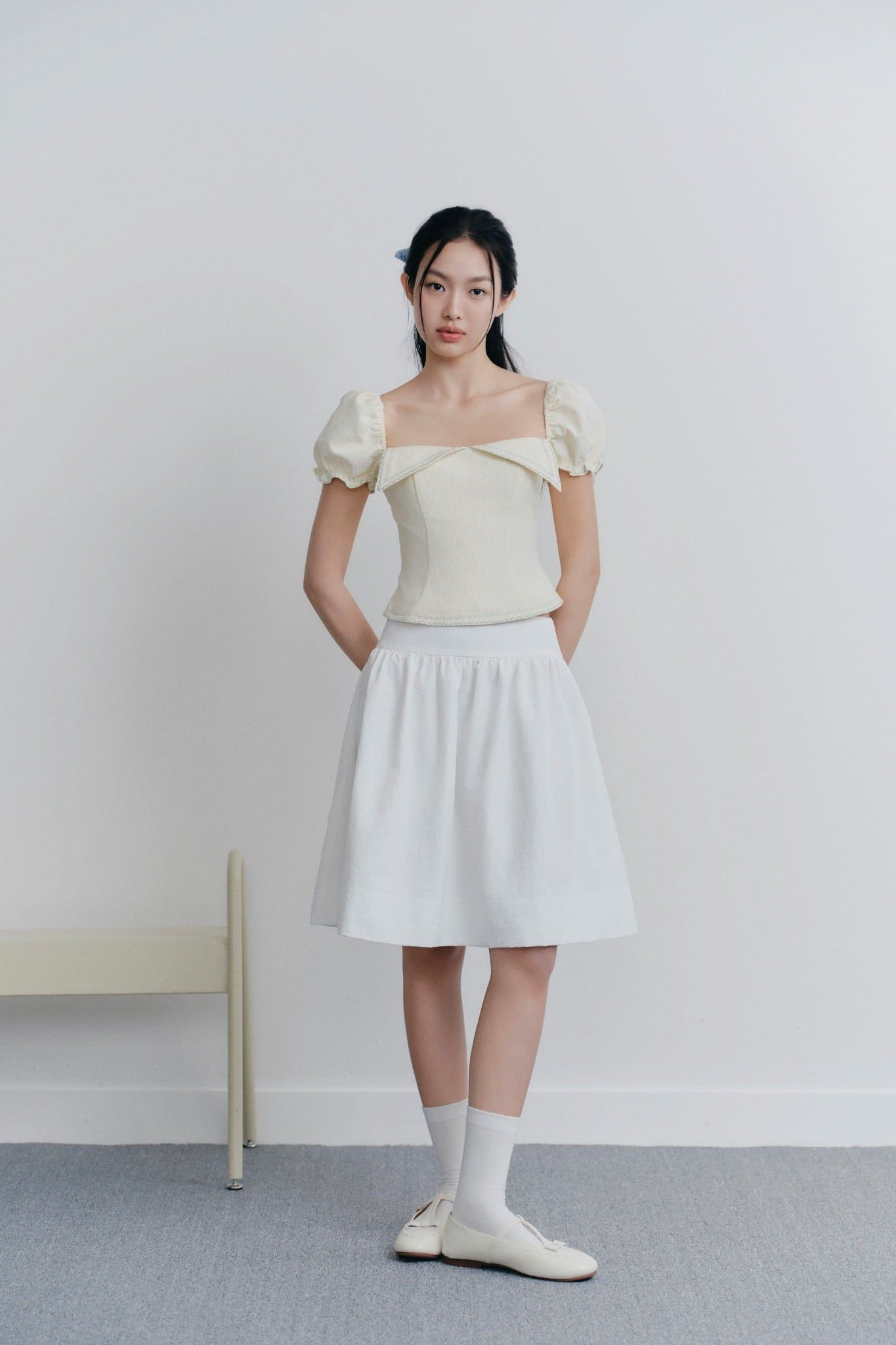 Áo Ivory Square Neck Embro Top