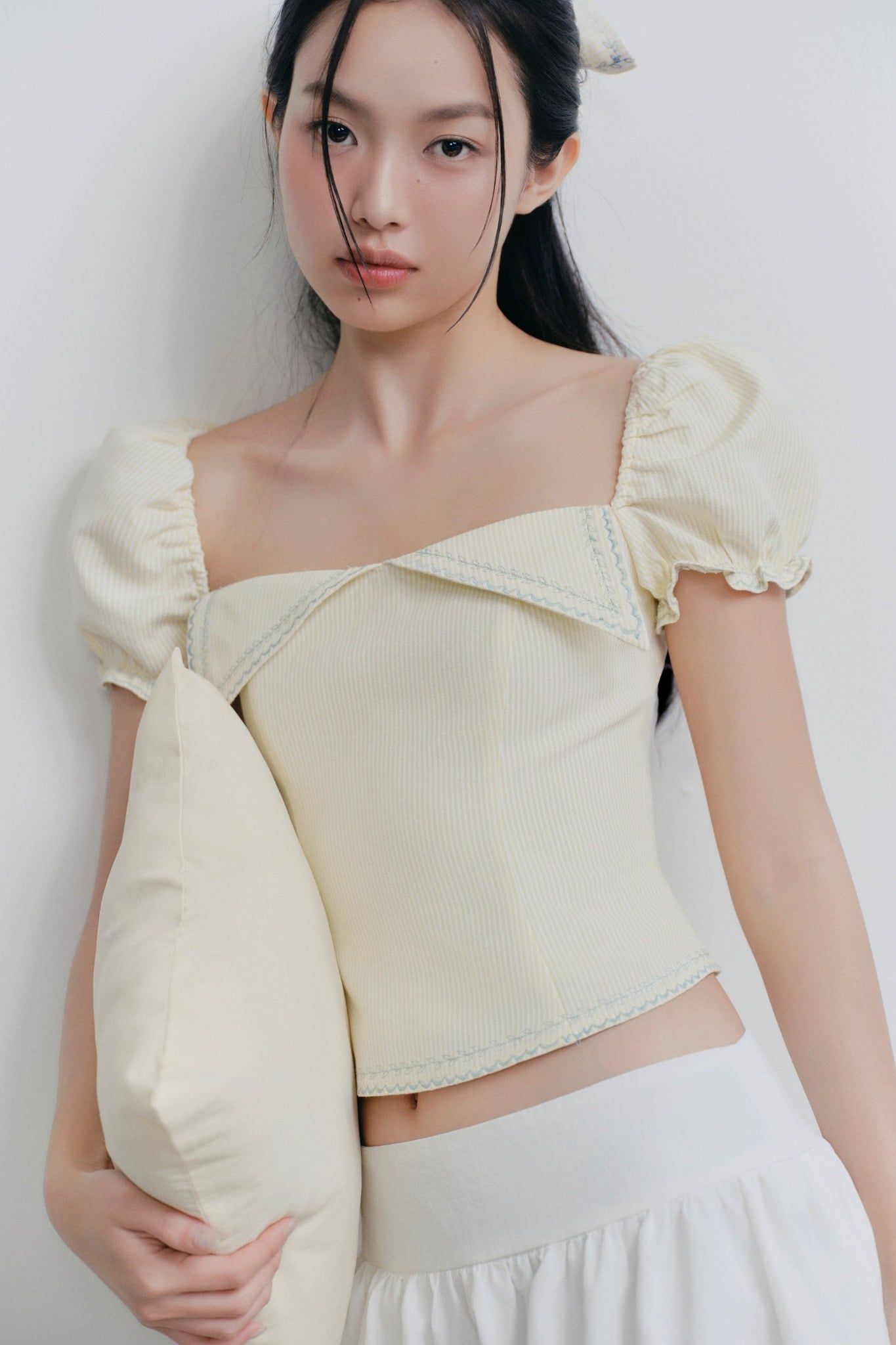 Áo Ivory Square Neck Embro Top