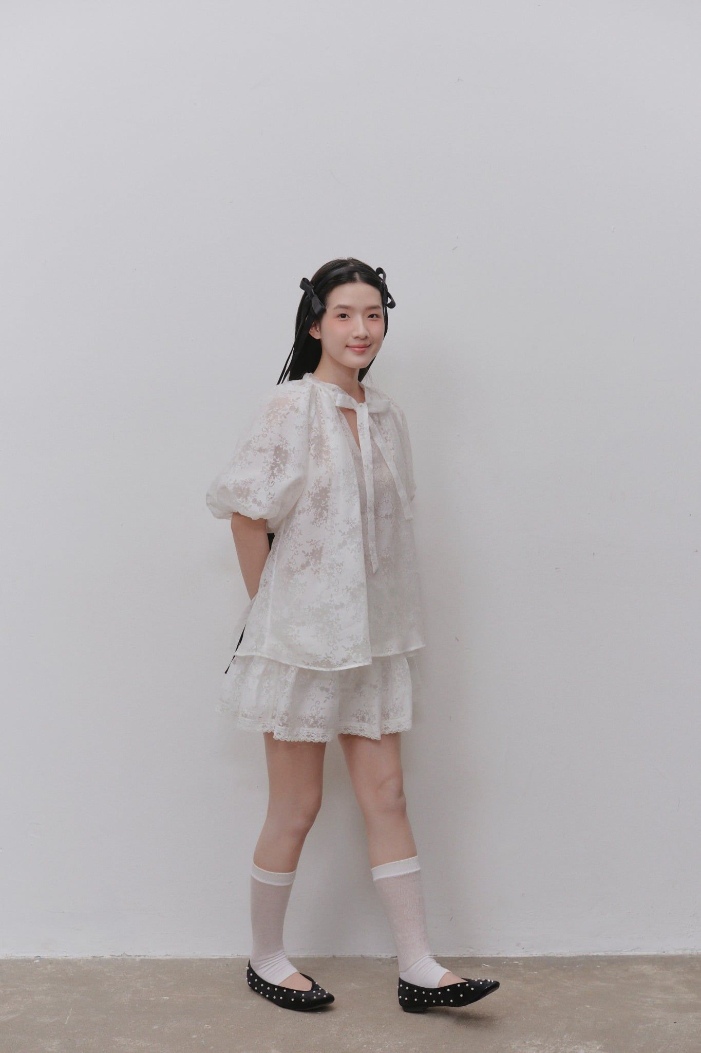 Set áo và chân váy ren Ivory Lace Long Sleeves Set