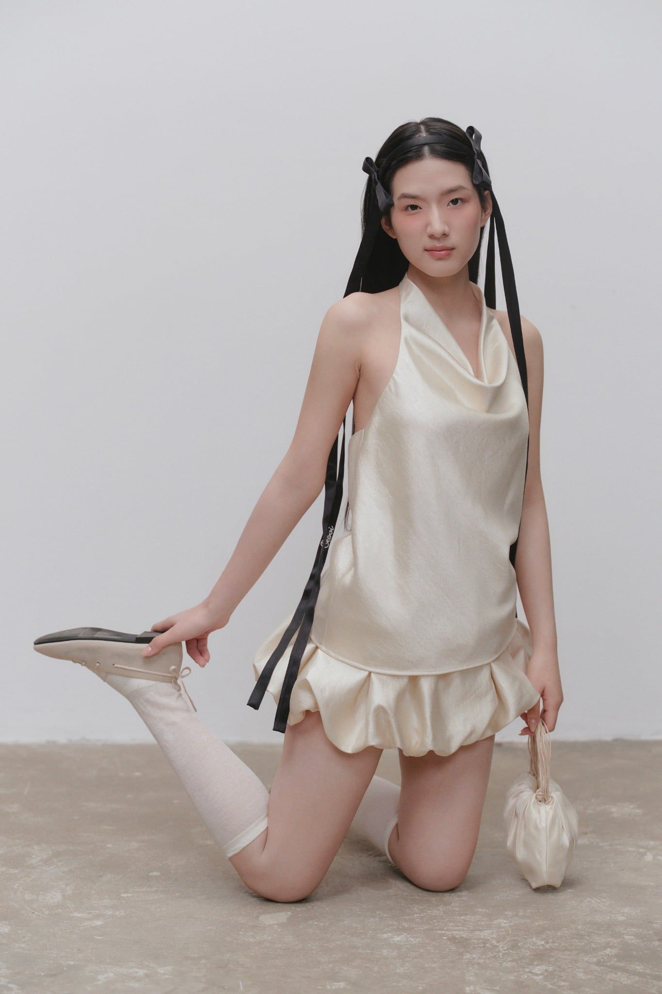 Áo cổ đổ Brown Satin Halter Cowl Top