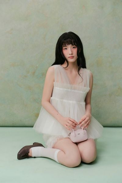  Áo Ivory Mesh Smocked Layered Top 