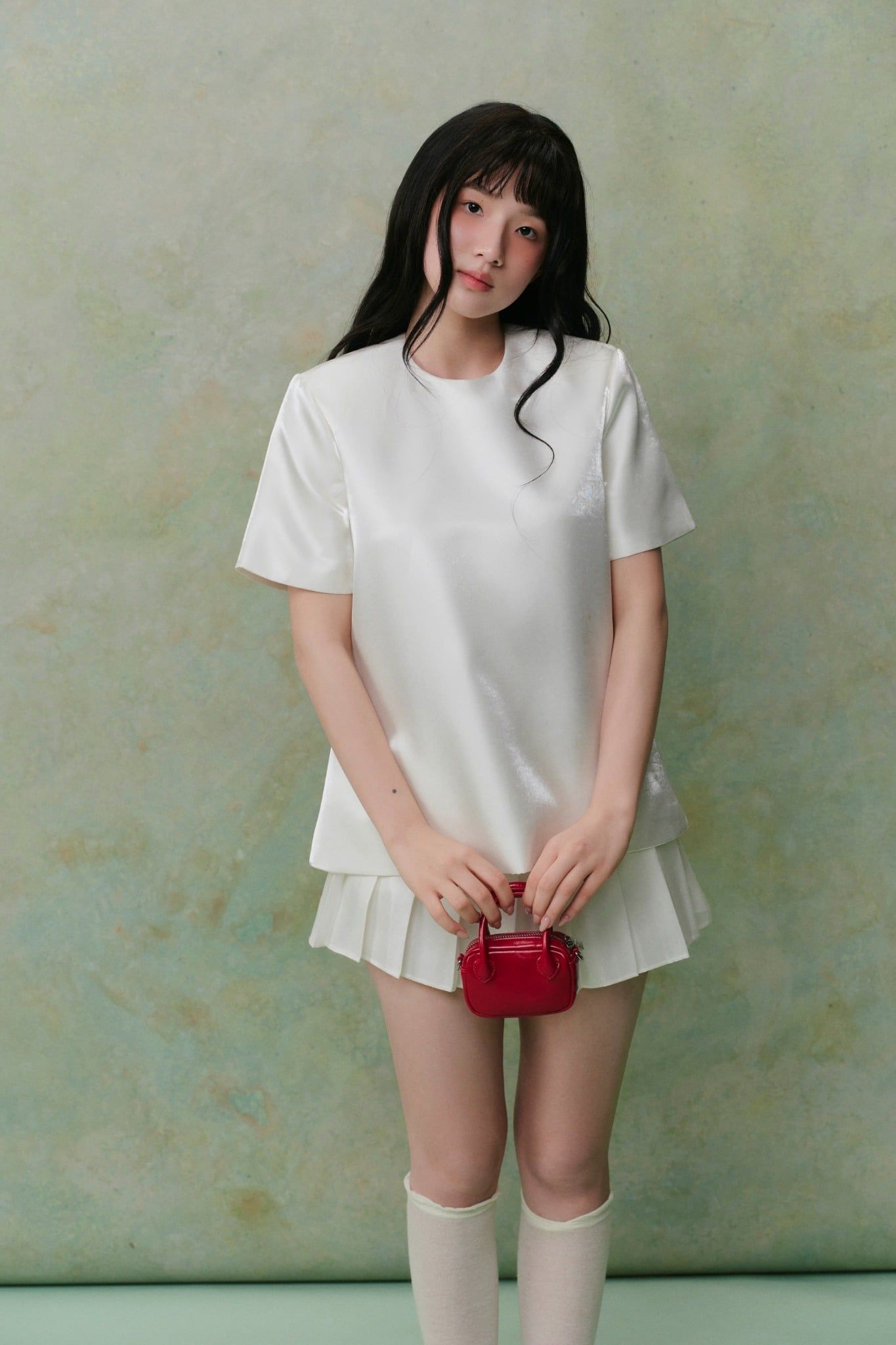 Set áo và chân váy White Tafta Pleated Mini Set