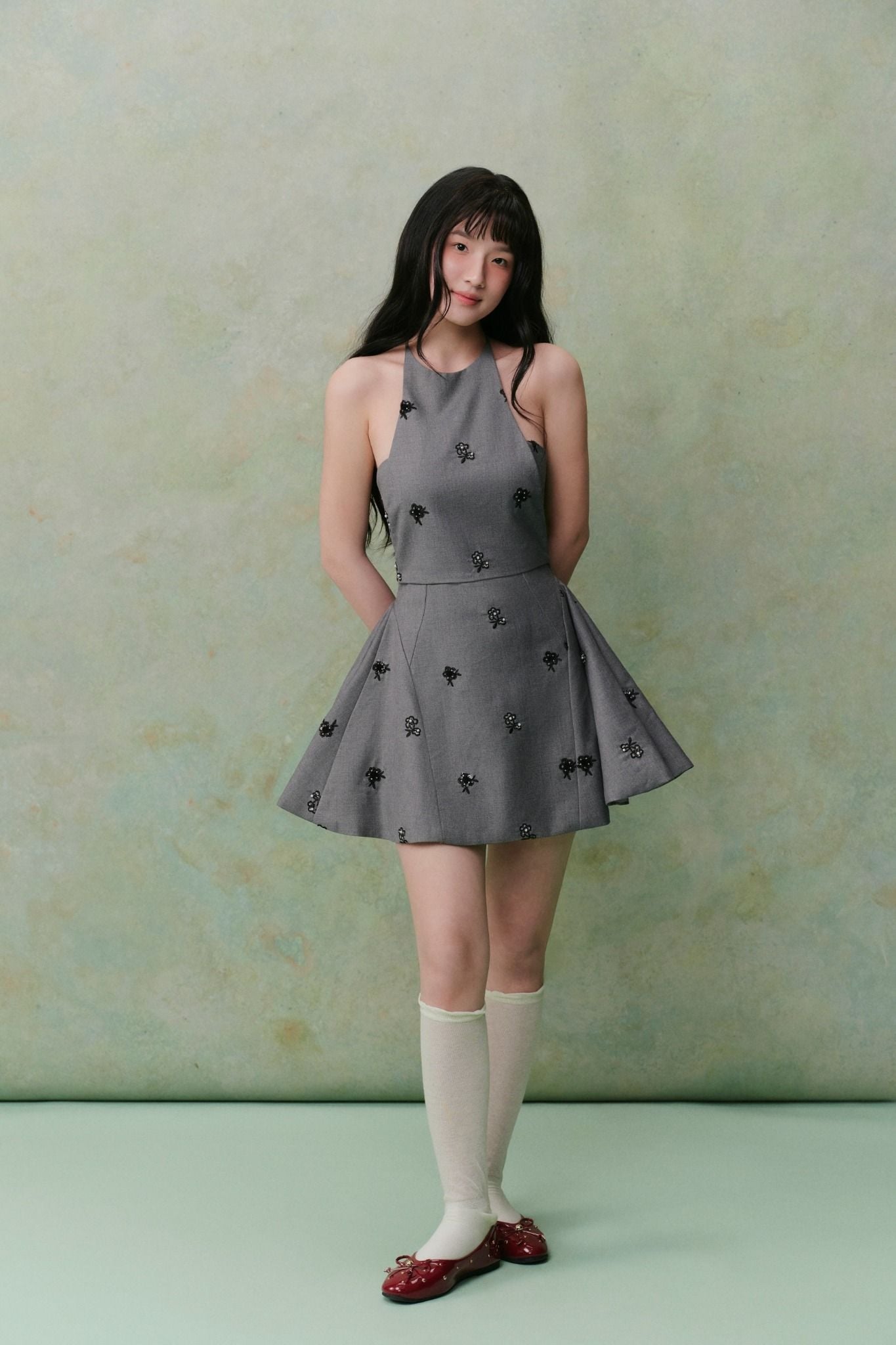 Váy tiệc mini cổ yếm Gray Embro Halter Mini Dress