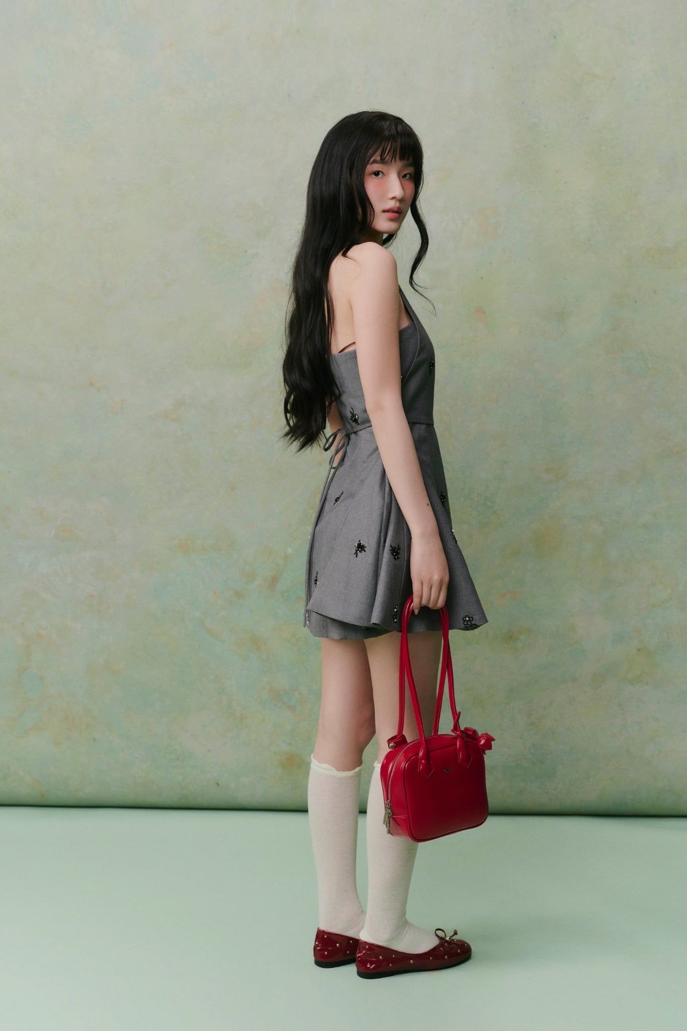 Váy tiệc mini cổ yếm Gray Embro Halter Mini Dress