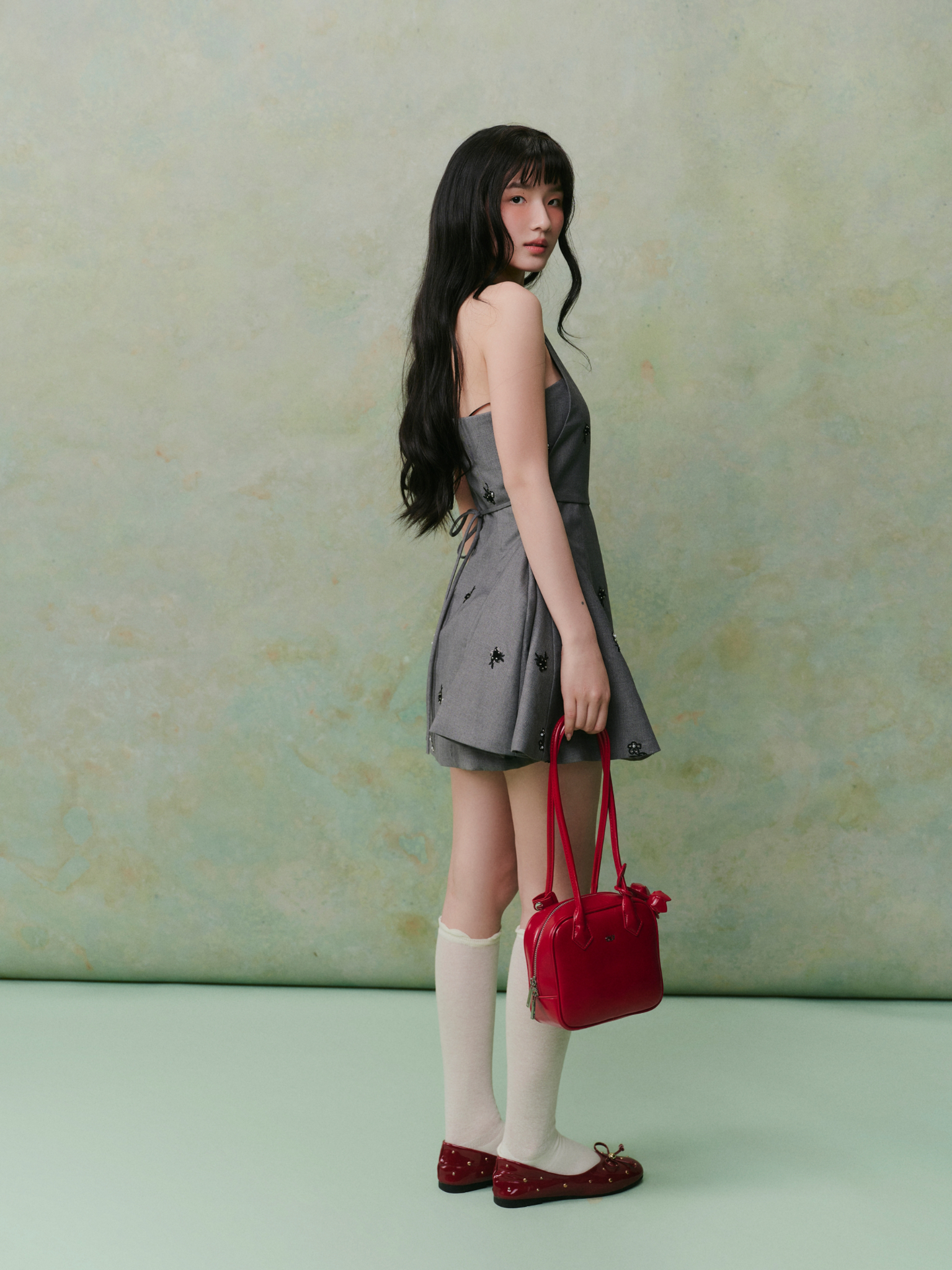 Váy tiệc mini cổ yếm Gray Embro Halter Mini Dress