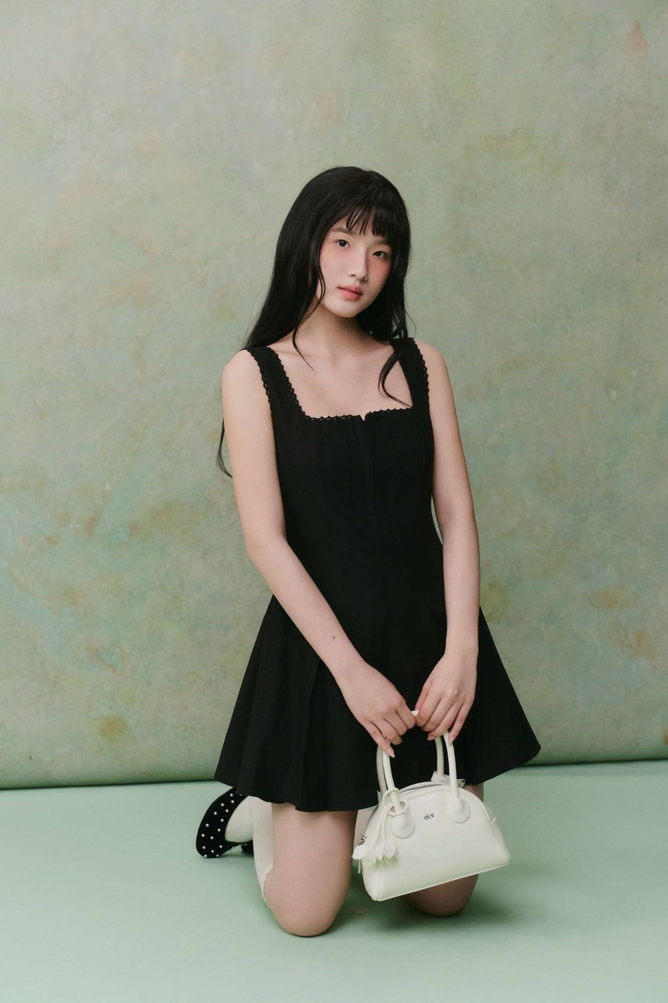 Váy hai dây cổ vuông Kaveri Dress