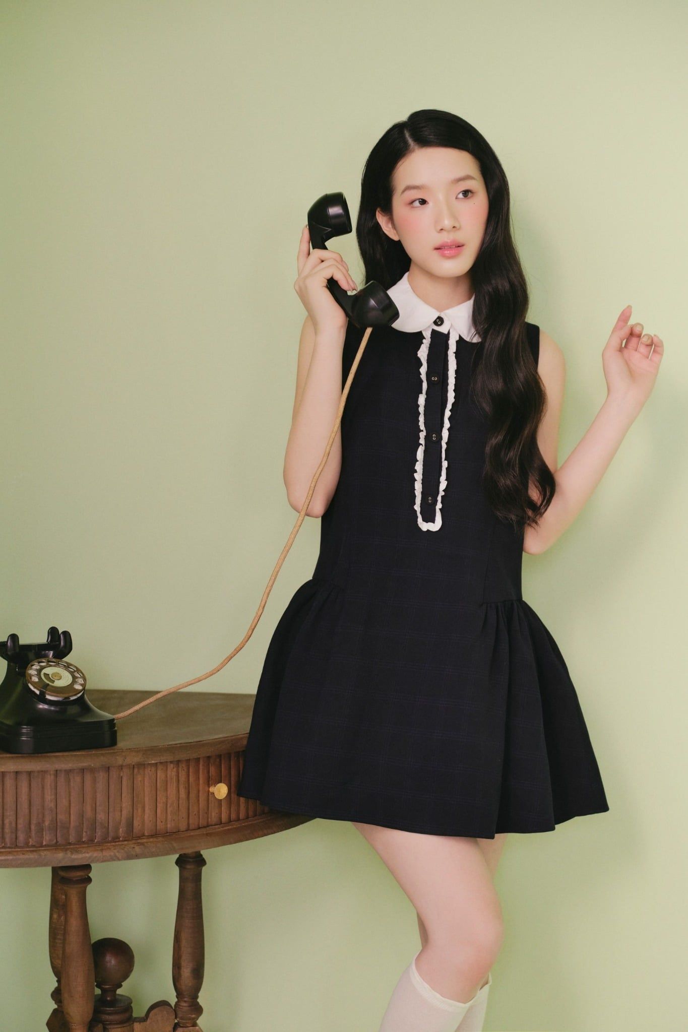 Váy dáng ngắn không tay Navy Collar Pleated Mini Dress