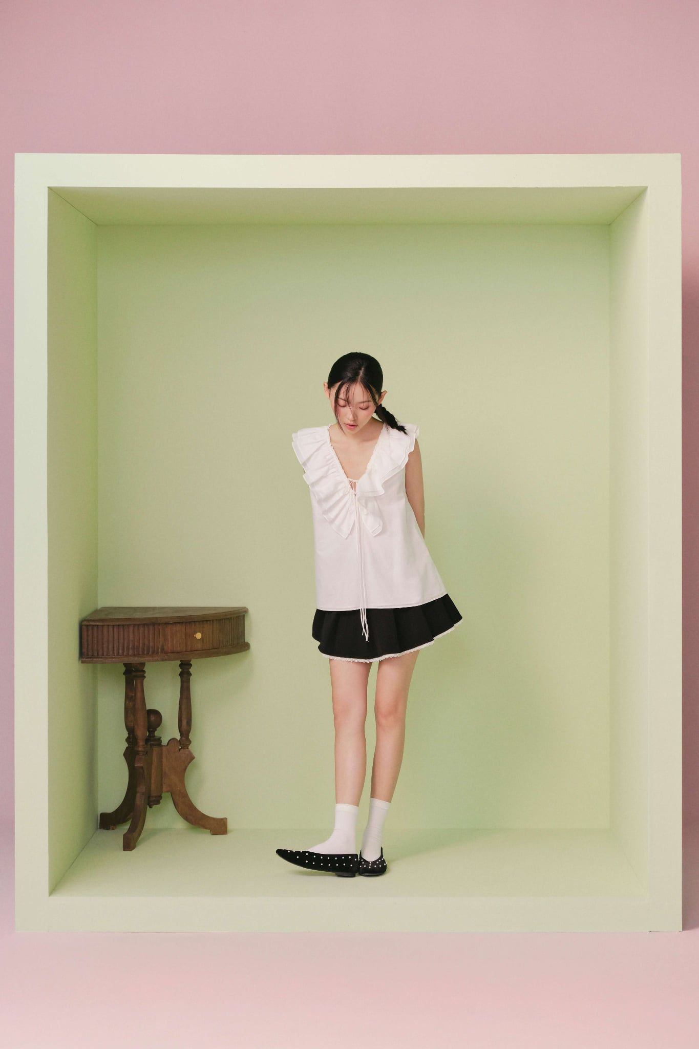 Áo kiểu White Cotton Ruffle Tie Front Top