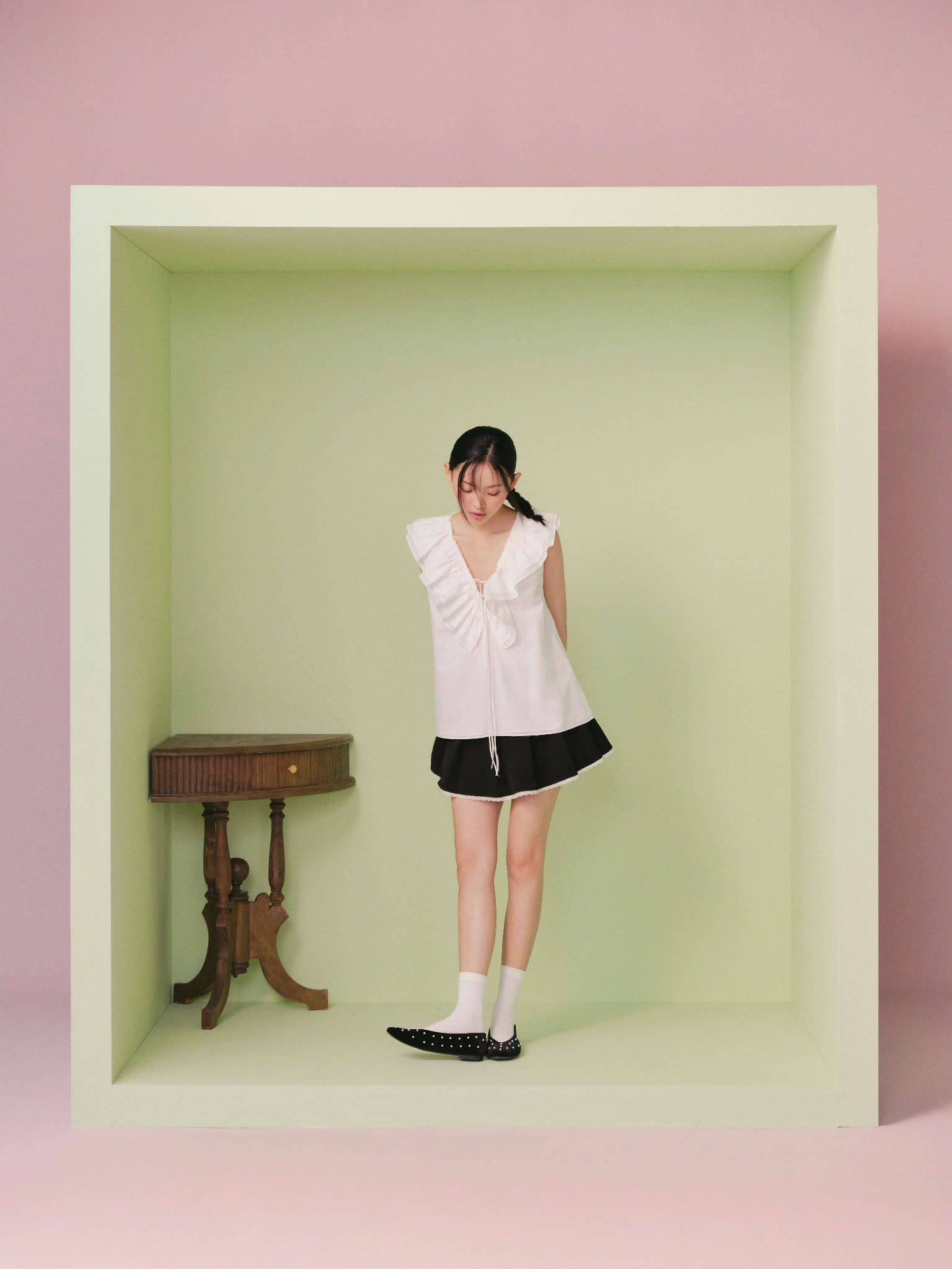 Áo kiểu White Cotton Ruffle Tie Front Top