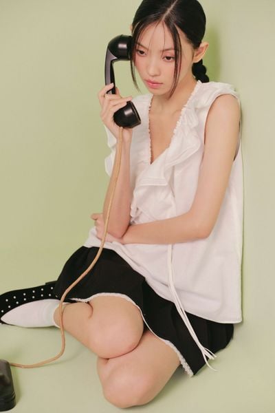  Áo kiểu White Cotton Ruffle Tie Front Top 