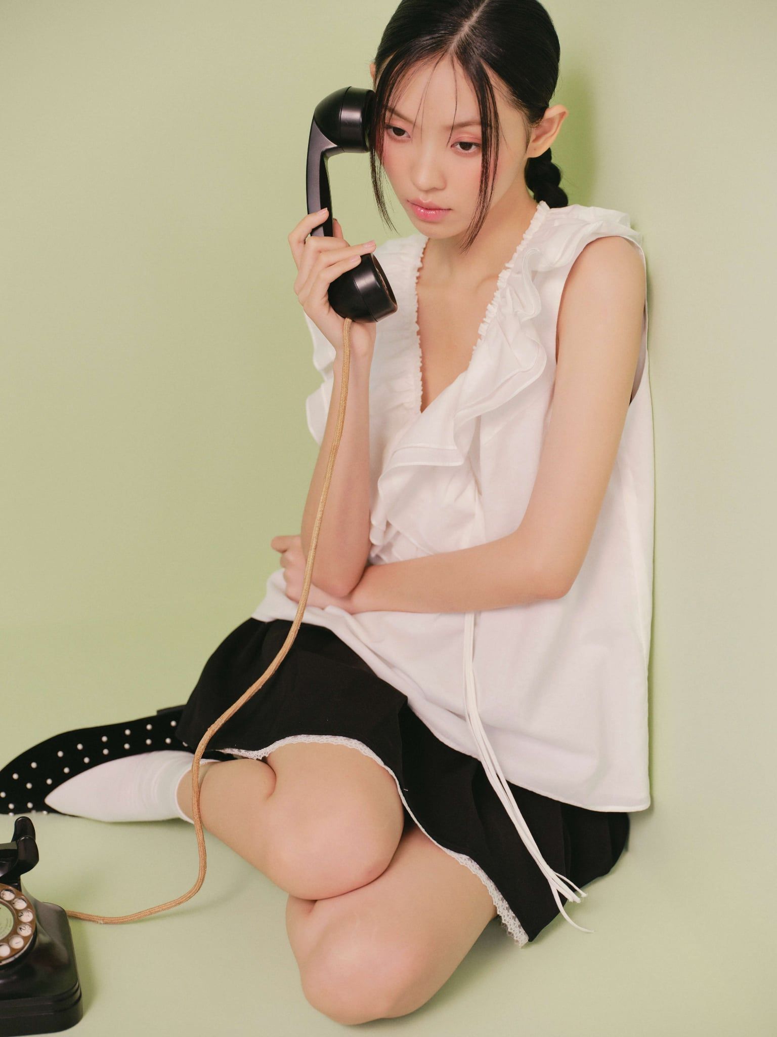 Áo kiểu White Cotton Ruffle Tie Front Top