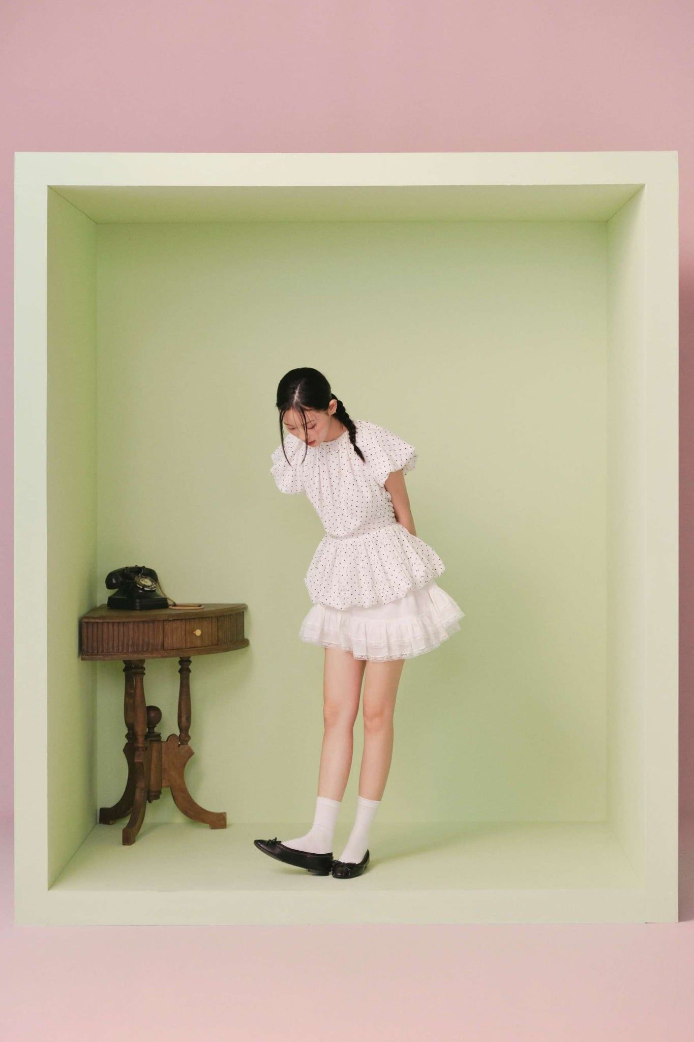 Áo chấm bi White Dot Ruffled Peplum Top