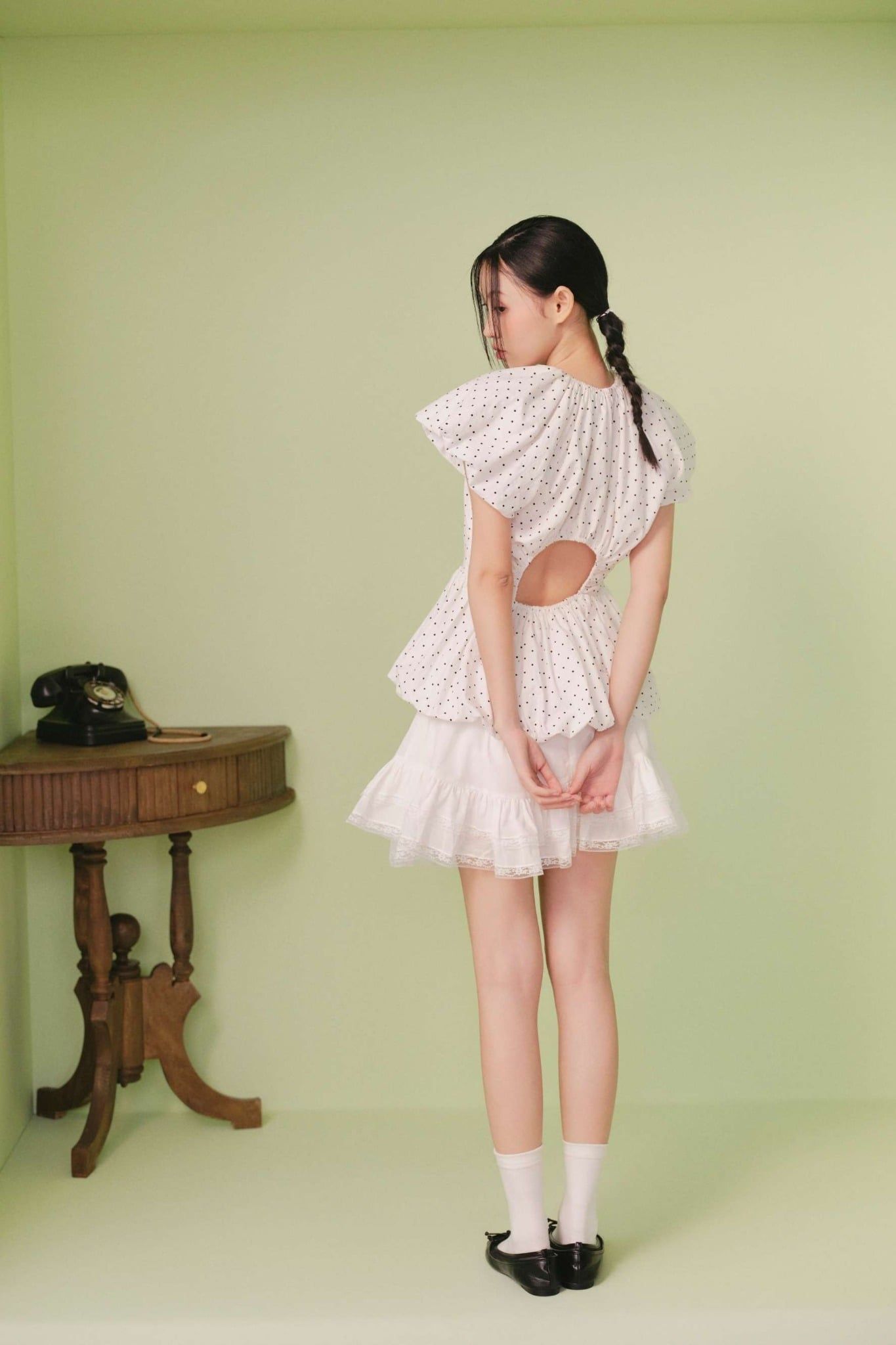 Áo chấm bi White Dot Ruffled Peplum Top