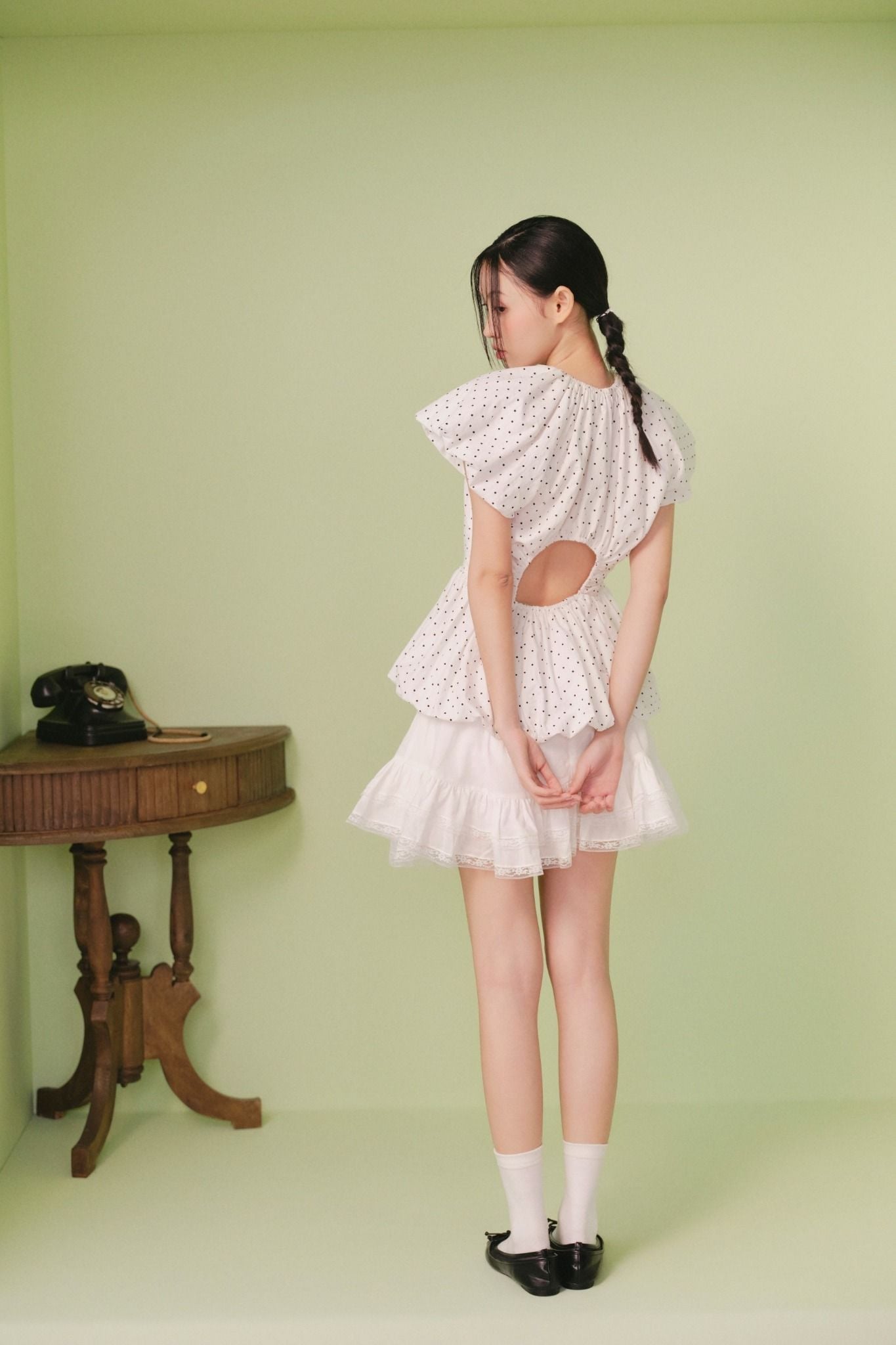 Áo chấm bi White Dot Ruffled Peplum Top