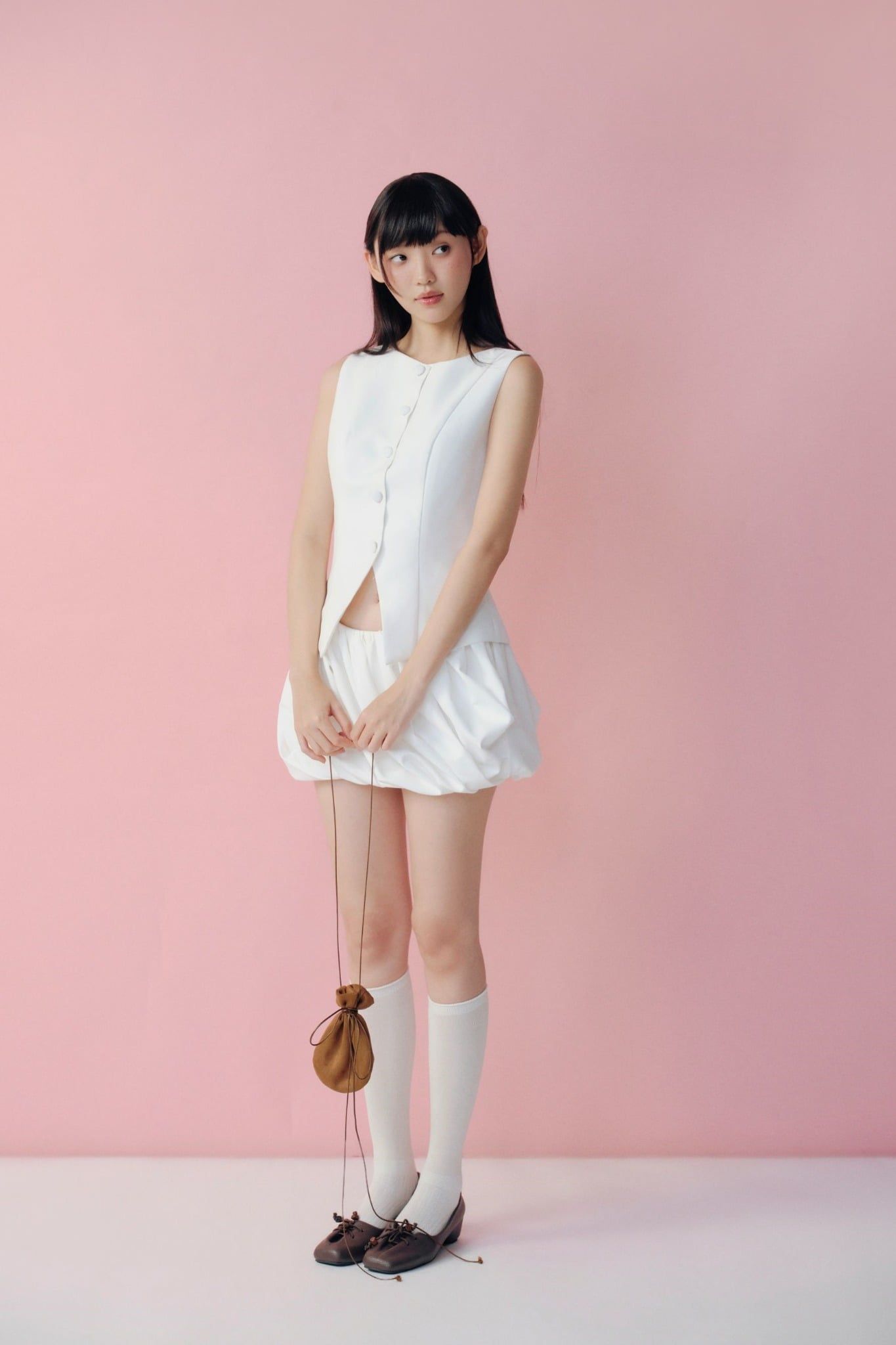 Áo kiểu White Sleeveless Buttoned Flare Top