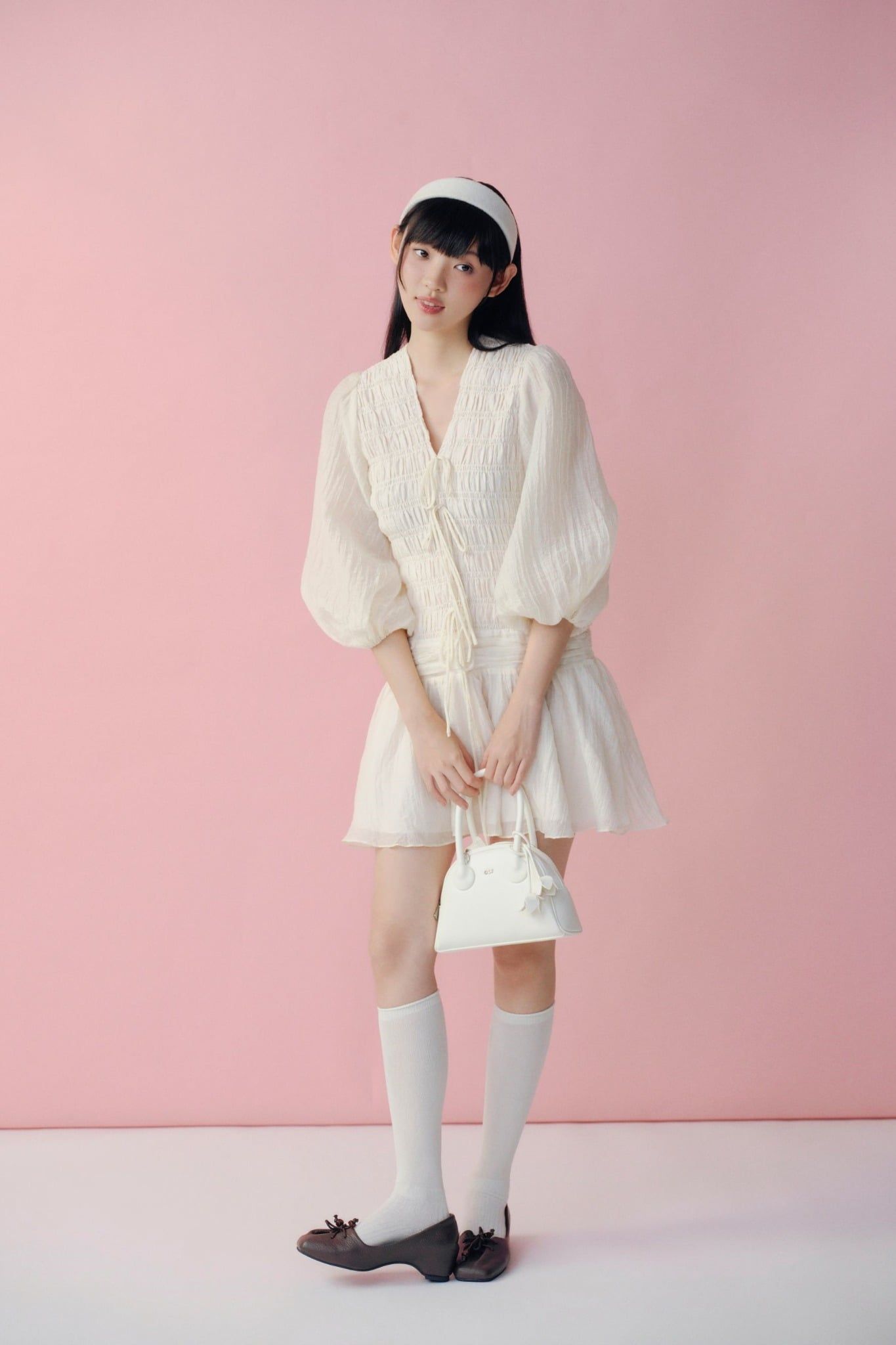 Váy hoa cổ V tay dài Abigail Dress nhiều màu