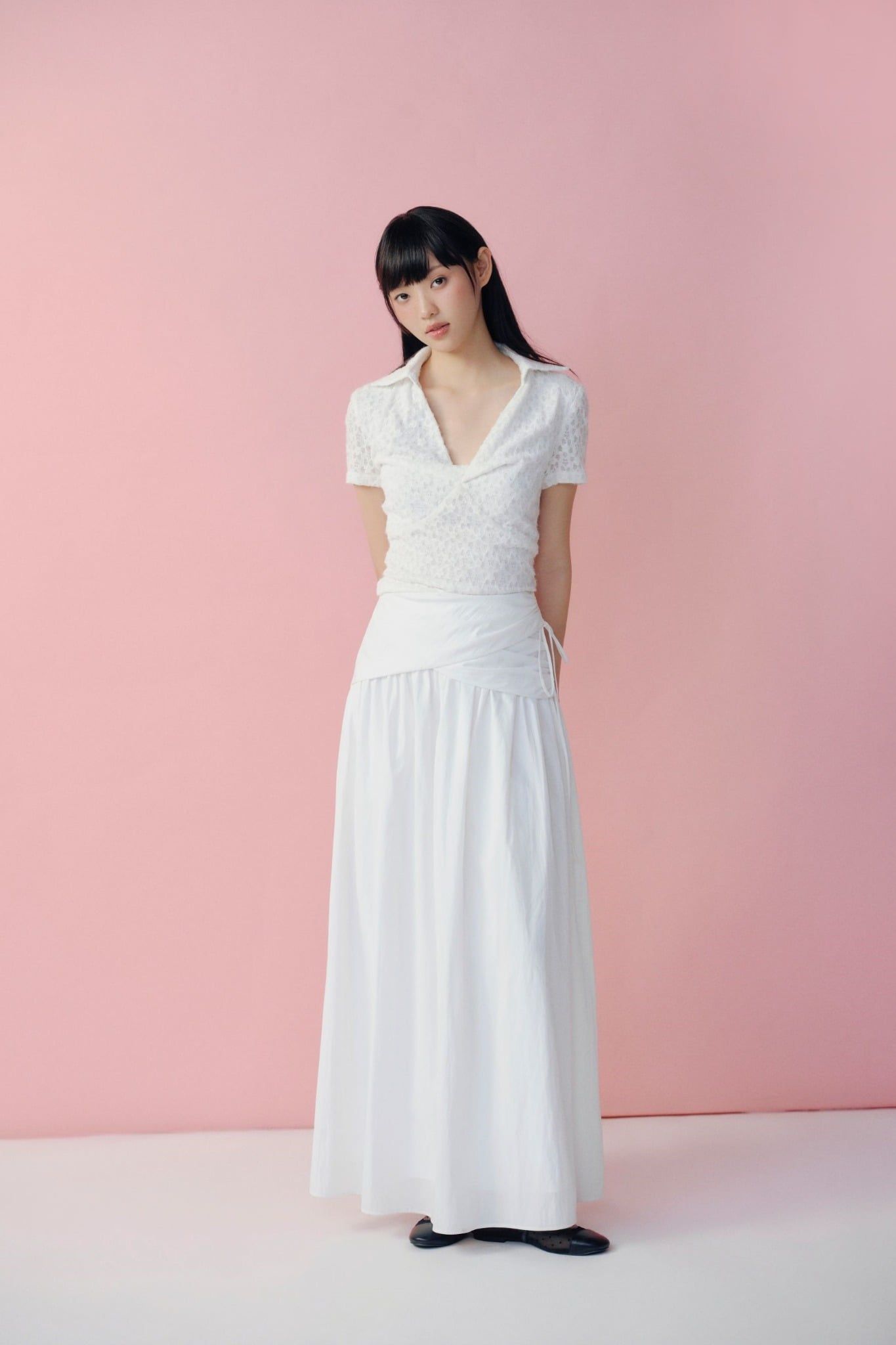 Áo kiểu White Lace Vneck Short Sleeves Top