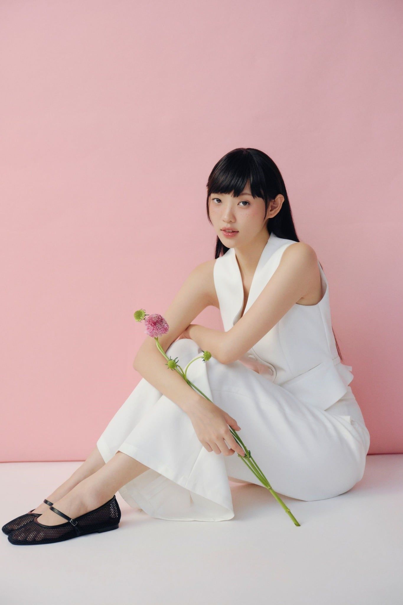 Áo vest có nút White V Neck Buttoned Vest Top