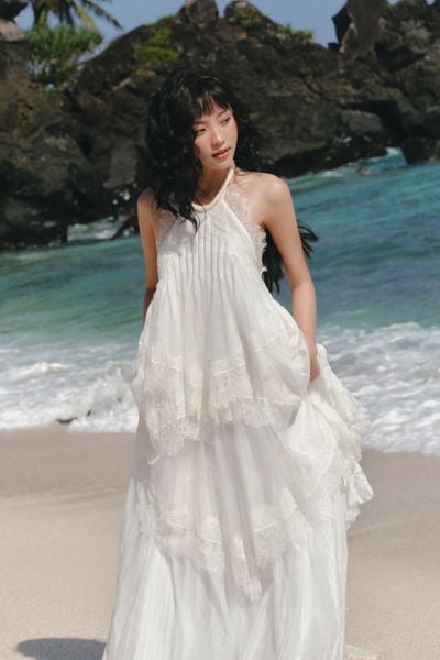  Váy maxi cổ yếm White Lace Layered Halter Maxi Dress 