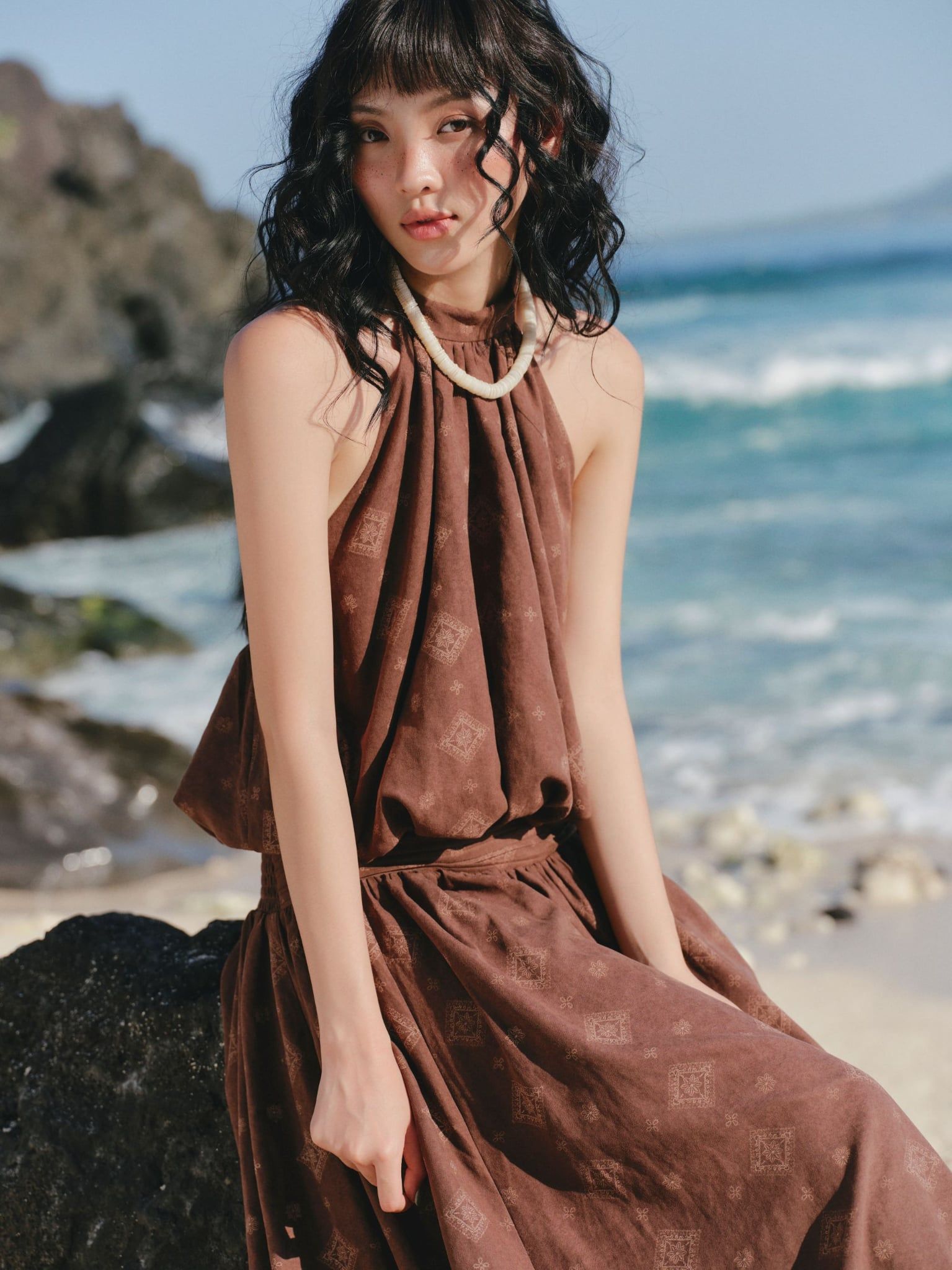 Váy maxi cổ yếm Rust Velvet Draped Halter Maxi Dress