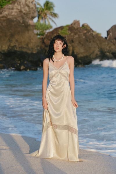  Váy lụa phối ren Cream Satin Lace Cami Maxi Dress 