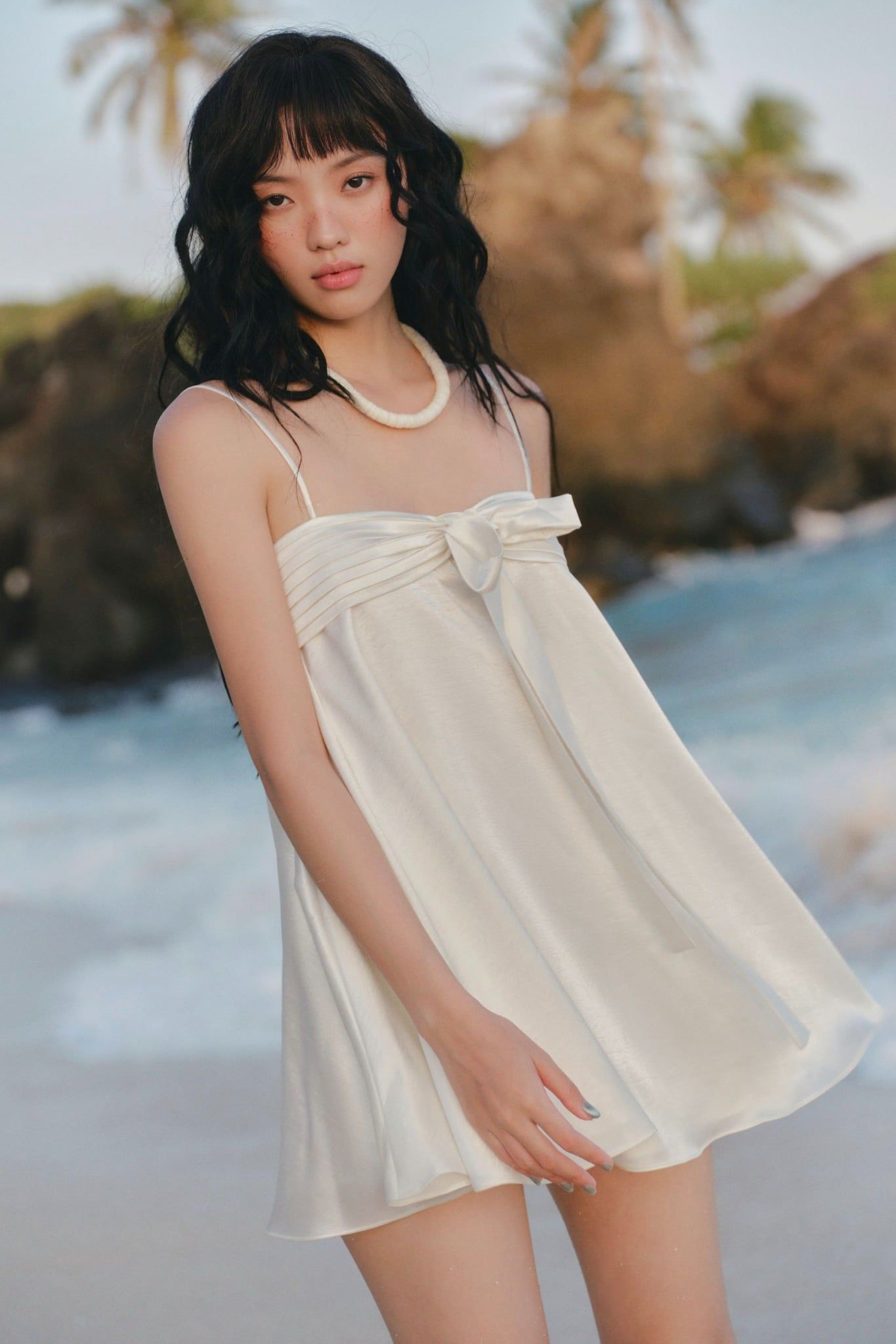 Váy lụa cột nơ Cream Satin Bow Strapless Mini Dress
