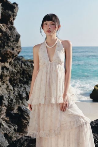 Váy maxi hoa nhí cổ yếm Ivory Fleur Chiffon Halter Tiered Maxi Dress