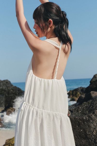  Váy maxi White Round Neck Tiered Maxi Dress 