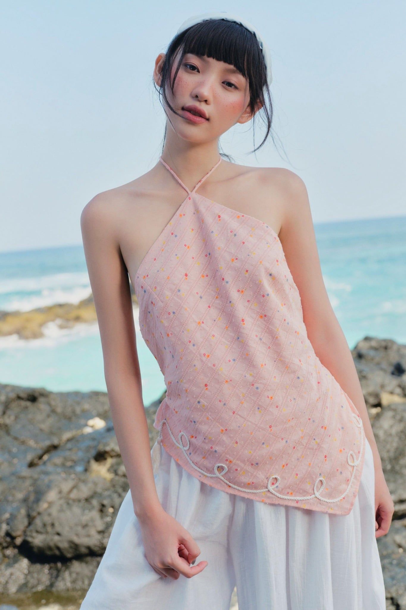 Áo cổ yếm Blush Embro Chiffon Halter Top