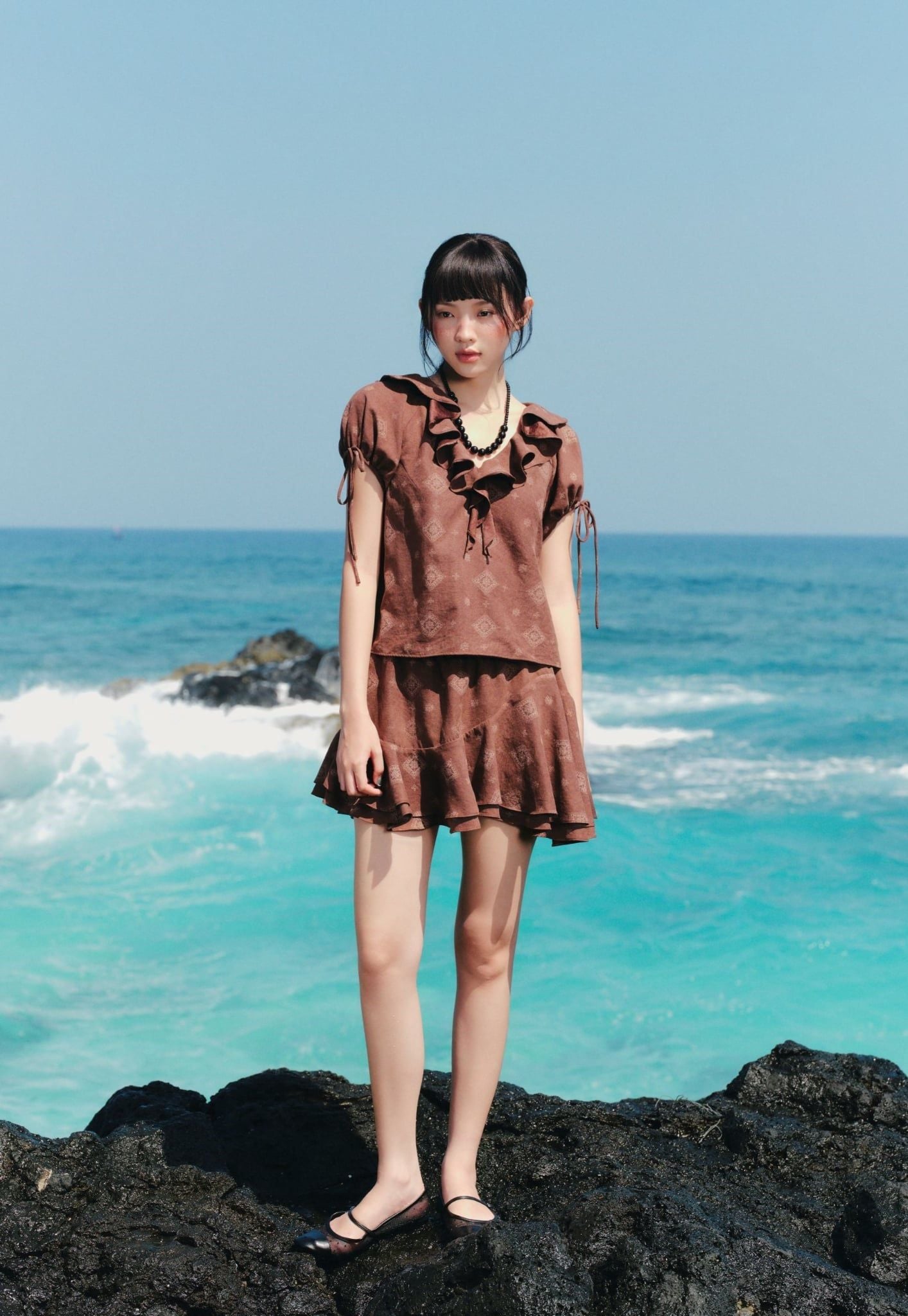 Set áo và chân váy Brown Jacquard Ruffled Set