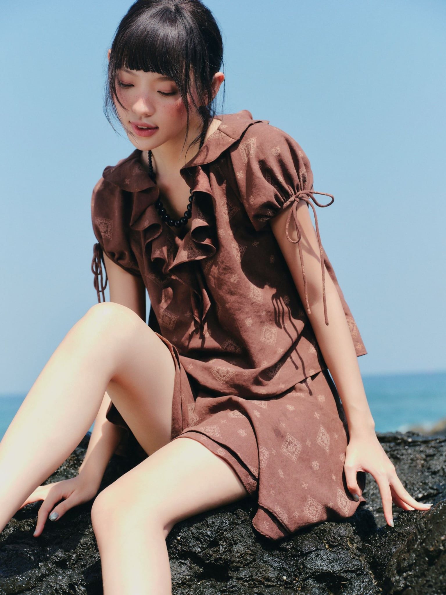 Set áo và chân váy Brown Jacquard Ruffled Set
