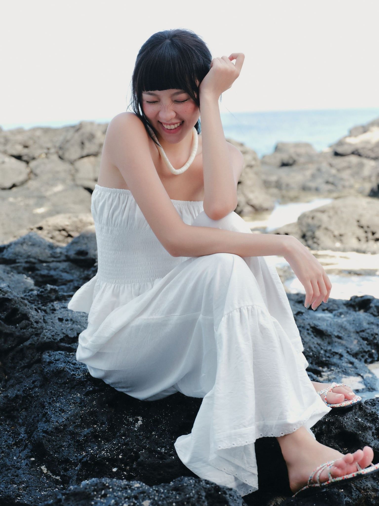 Quần suông ống rộng White Ruffled Wide Leg Pants