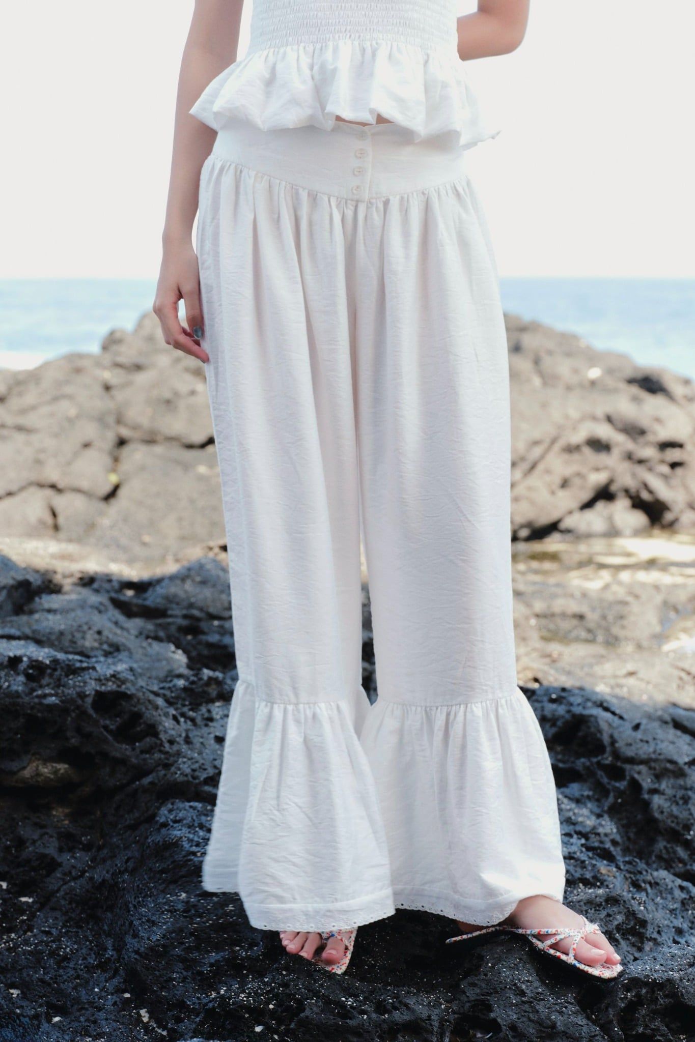 Quần cotton dáng dài White Cotton Wide Leg Pants