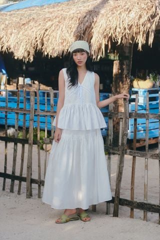 Áo sát nách White Gauze Sleeveless Vneck Top