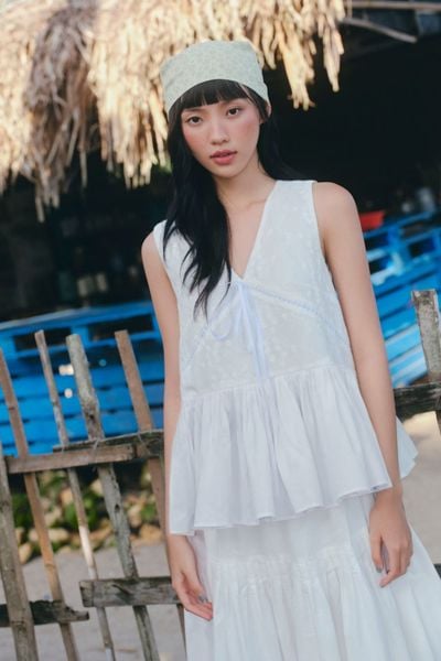  Áo sát nách White Gauze Sleeveless Vneck Top 