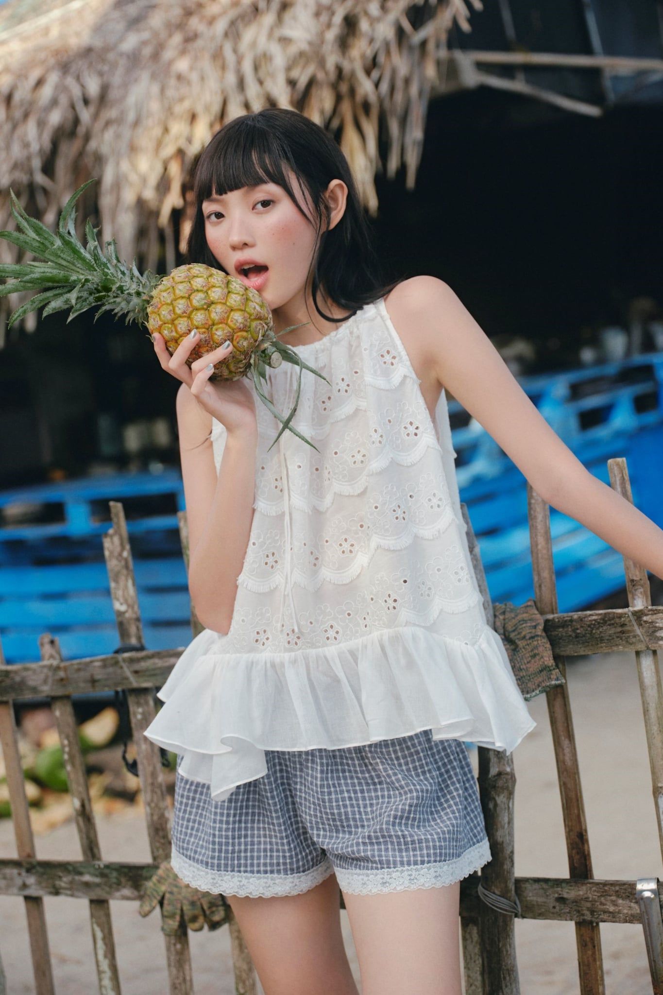 Áo kiểu babydoll White Sleeveless Ruffled Top
