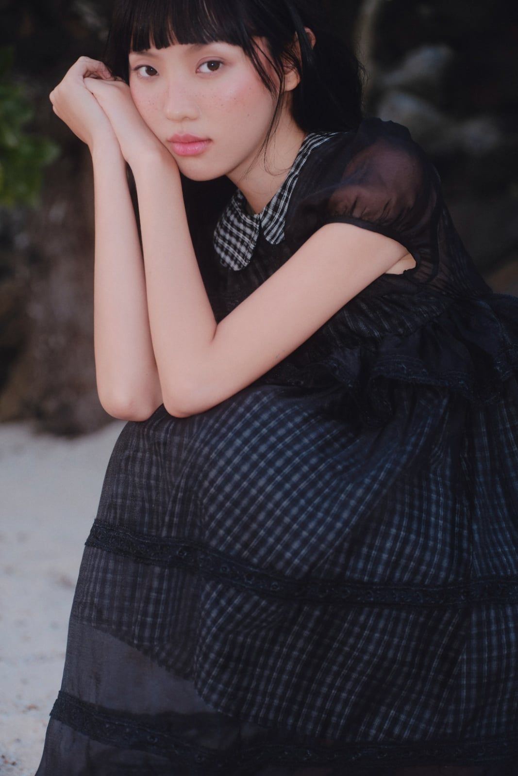 Váy suông cổ sen caro phối tơ Black Checked Chiffon Puff Layered Mini Dress