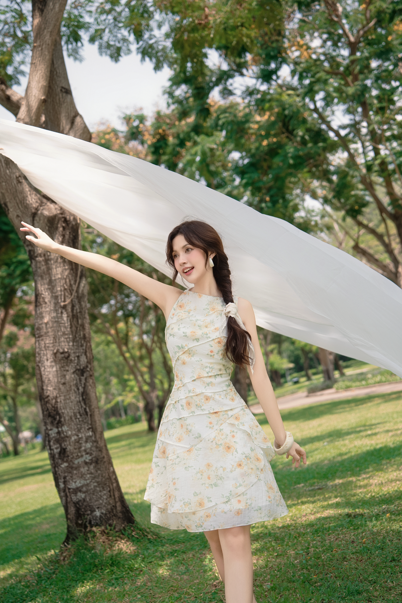 Váy Bryony Fleur Dress Kem Hoa Vàng