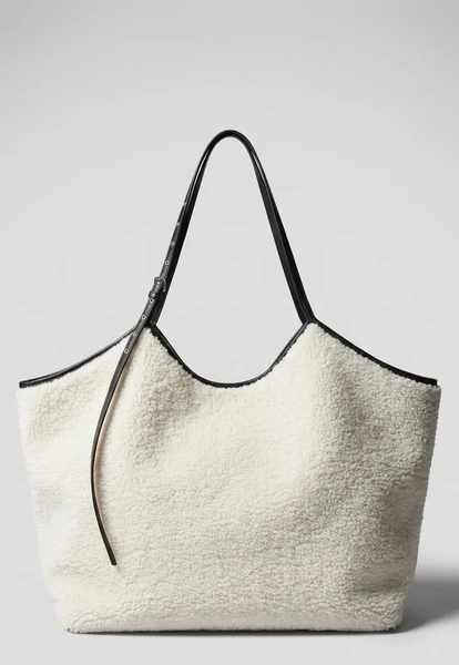  Túi đeo vai White Sherpa Shoulder Bag 