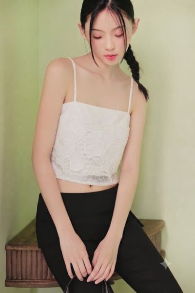  Áo hai dây phối ren dáng ngắn White Floral Lace Cami 