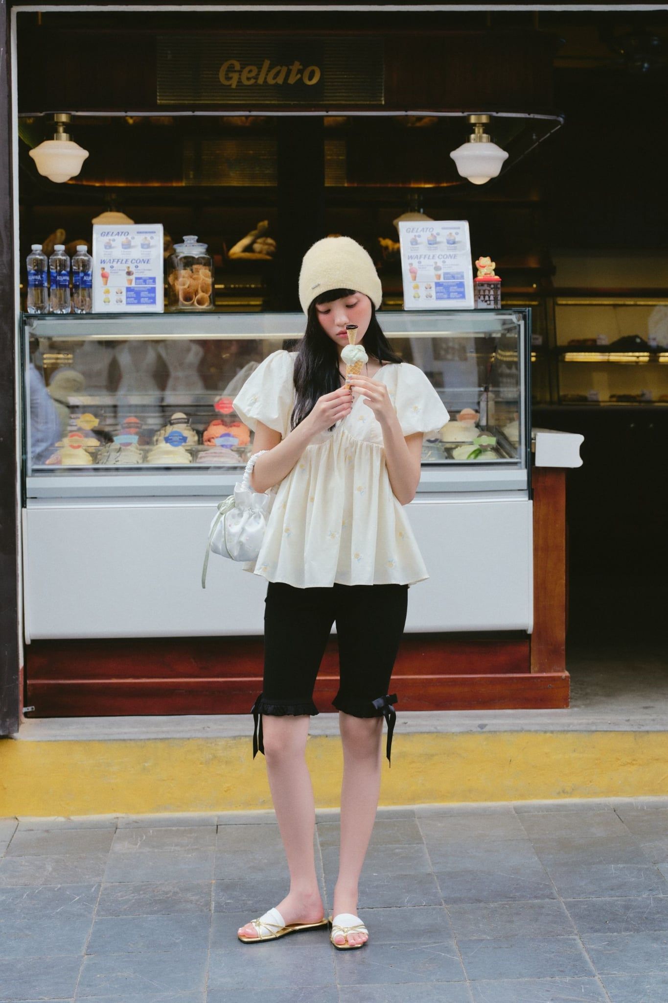 Áo kiểu Butter V Neck Puff Sleeve Babydoll Top