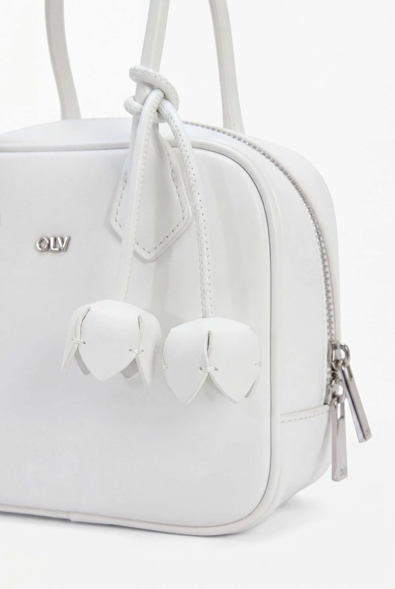 Túi xách da bóng dây hoa Glossy Leather Hand Bag