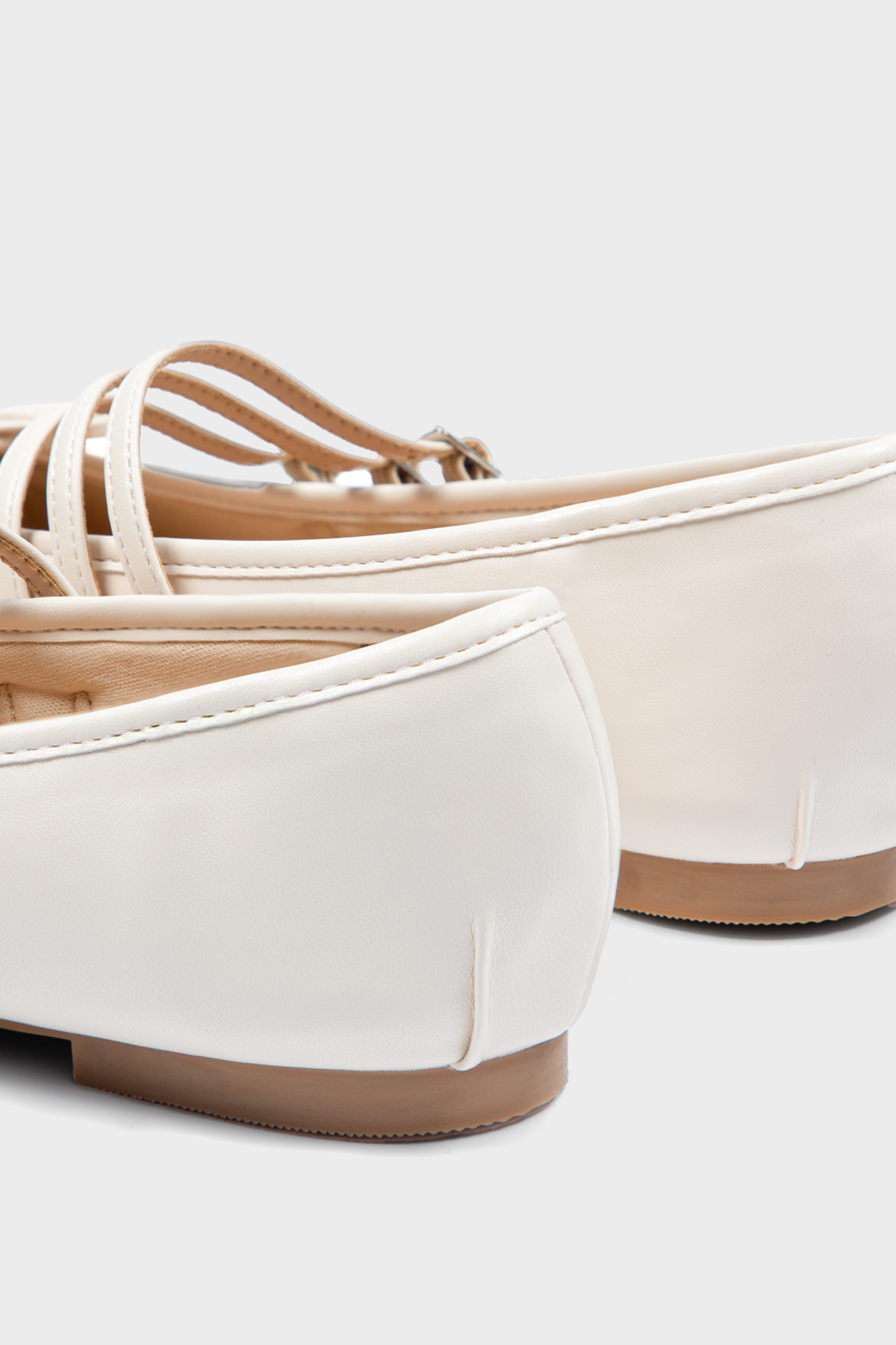 Cleide Ballet Flats in Cream