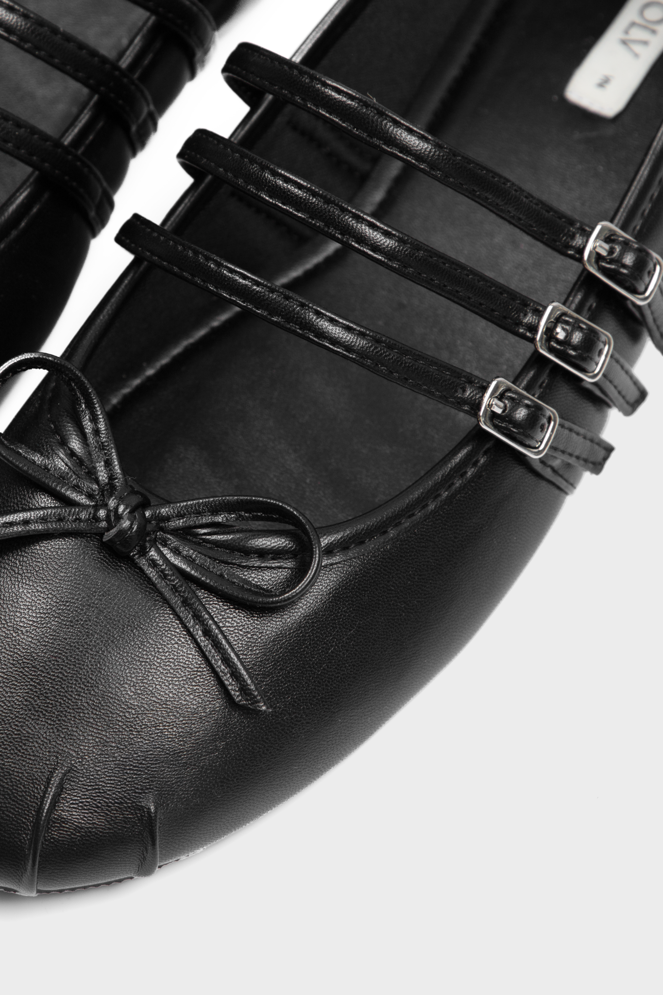 Cleide Ballet Flats in Black