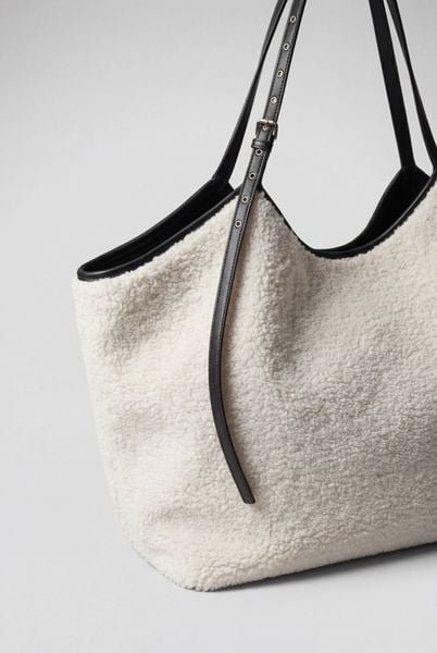  Túi đeo vai White Sherpa Shoulder Bag 