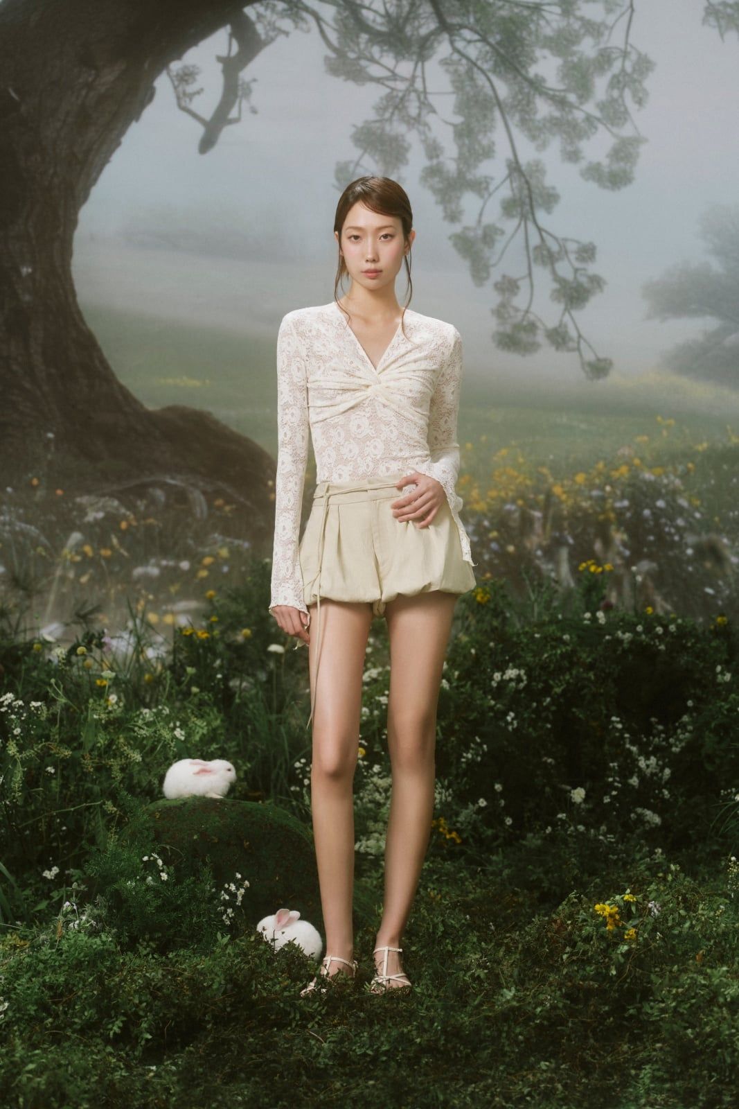 Áo Cream Fleur Lace Front Twist Long Sleeves Top